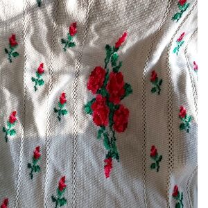 Vtg Floral Crochet Afghan